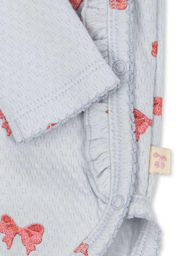 Sui Newborn Frill Body, Rosia Blue Bow – Konges Slojd - Image 4